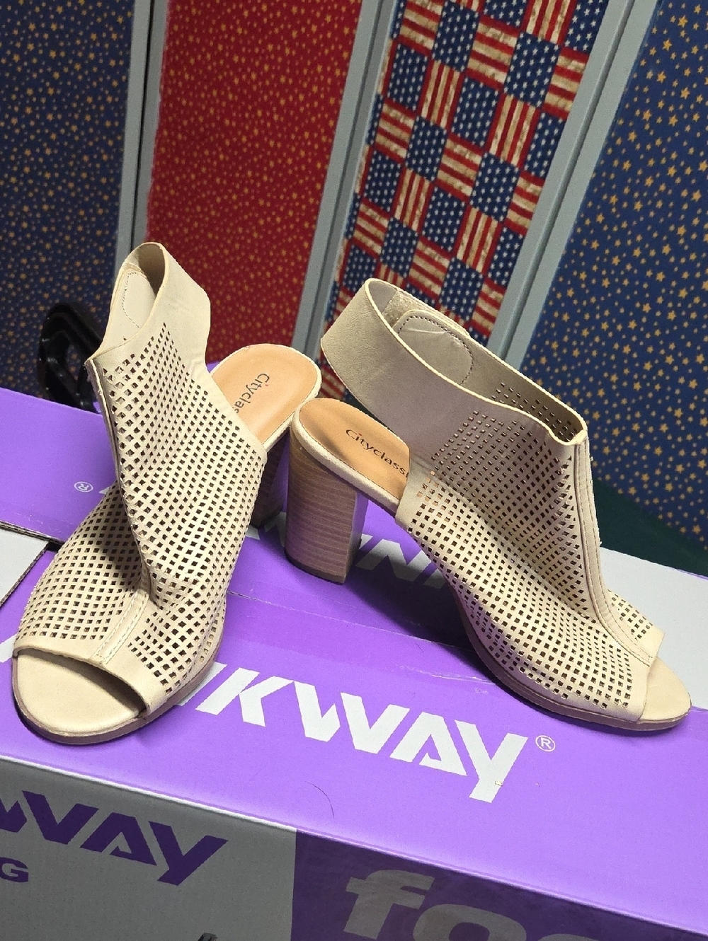 Cityclassified Nude Laser-Cut Peep-Toe Block Heels